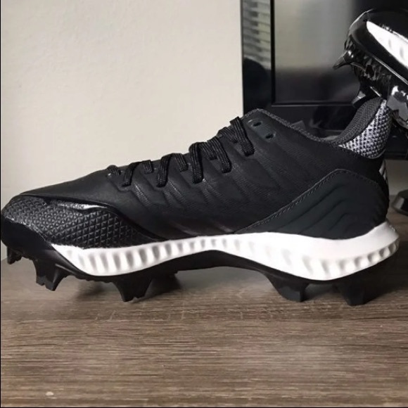 Adidas Women's Cleats 5.5 - Picture 3 of 6